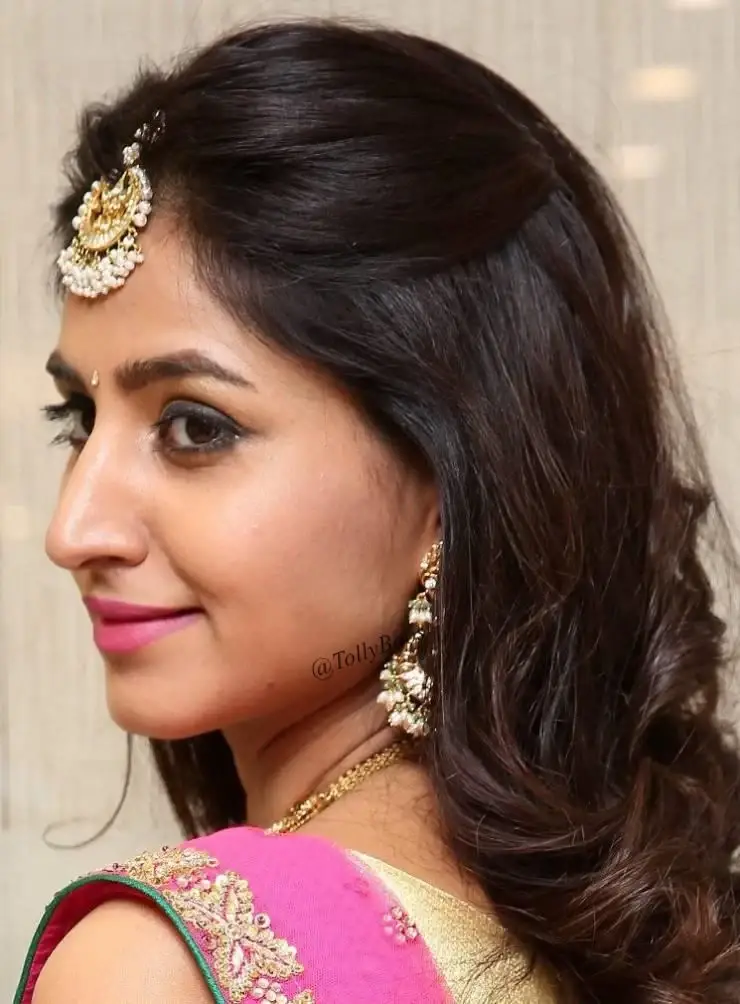 Indian TV Girl Varshini Sounderajan Beautiful Jewelry Face Closeup